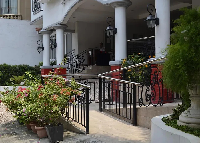 Grand Isabella Residences Aparthotel 4*